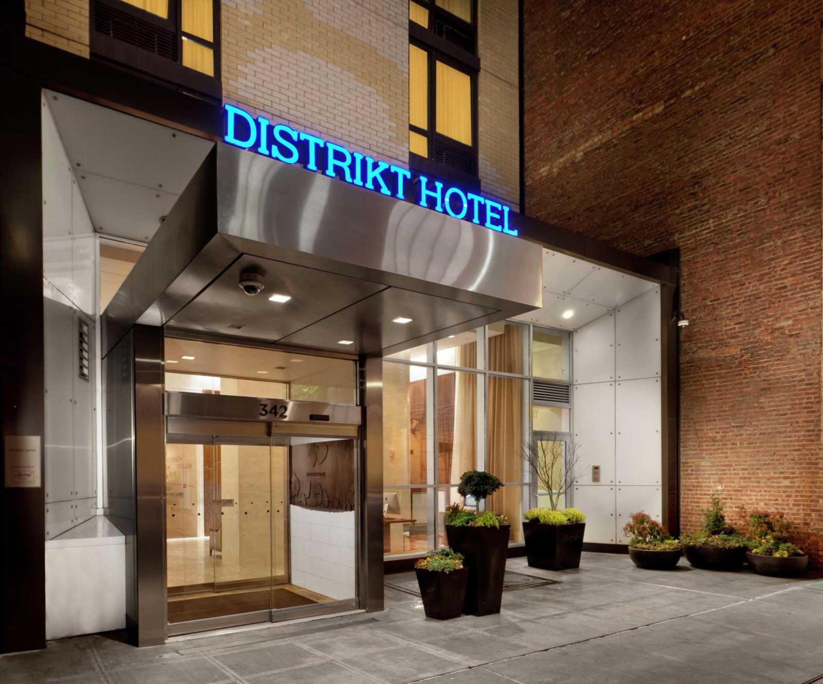 Distrikt Hotel New York City, Tapestry Collection by Hilton — photo 2